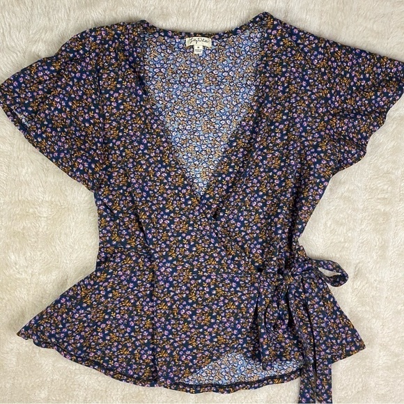 LILY White Floral Blouse - Picture 4 of 8